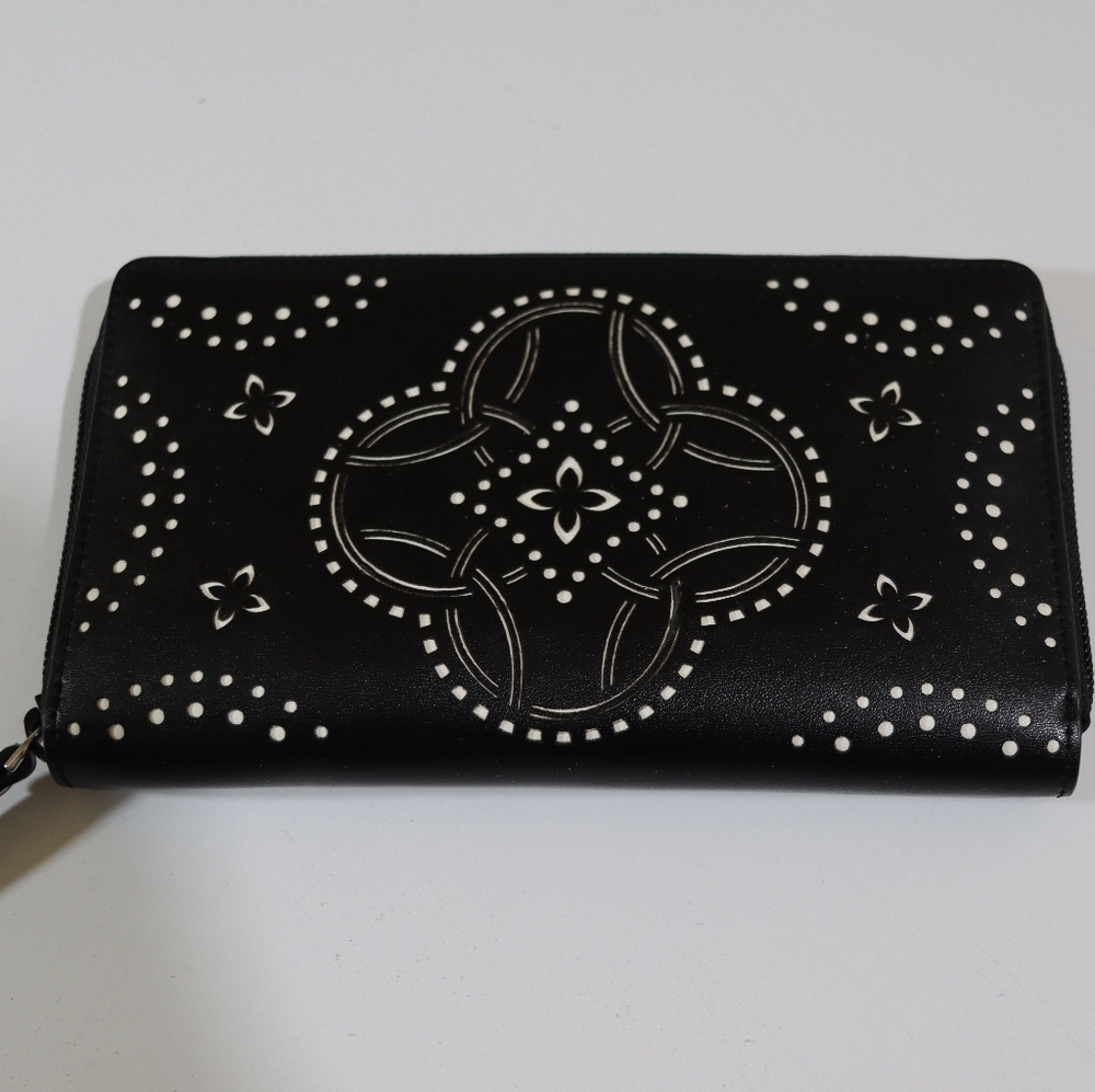 Vera Bradley Black White Laser Cut Accordion Wallet Faux Leather Compact - Picture 2 of 10